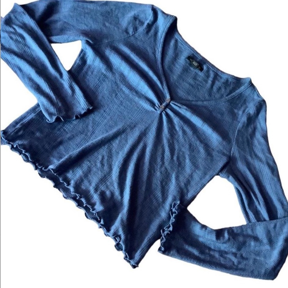Blue top - Picture 2 of 4